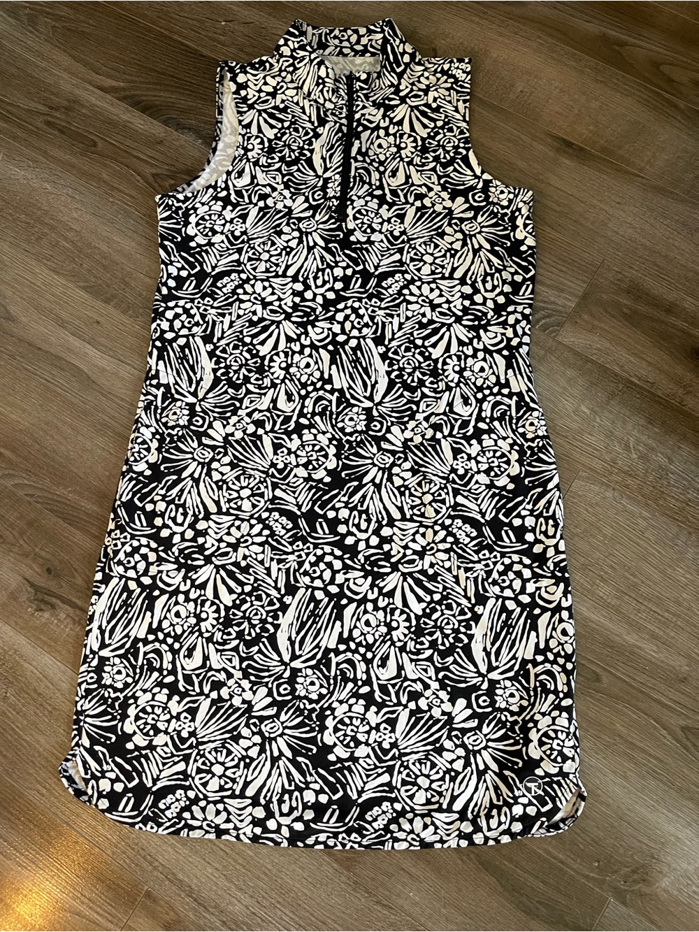 Tribal Sport Small Black White Print Sleeveless Golf Dress With Pockets